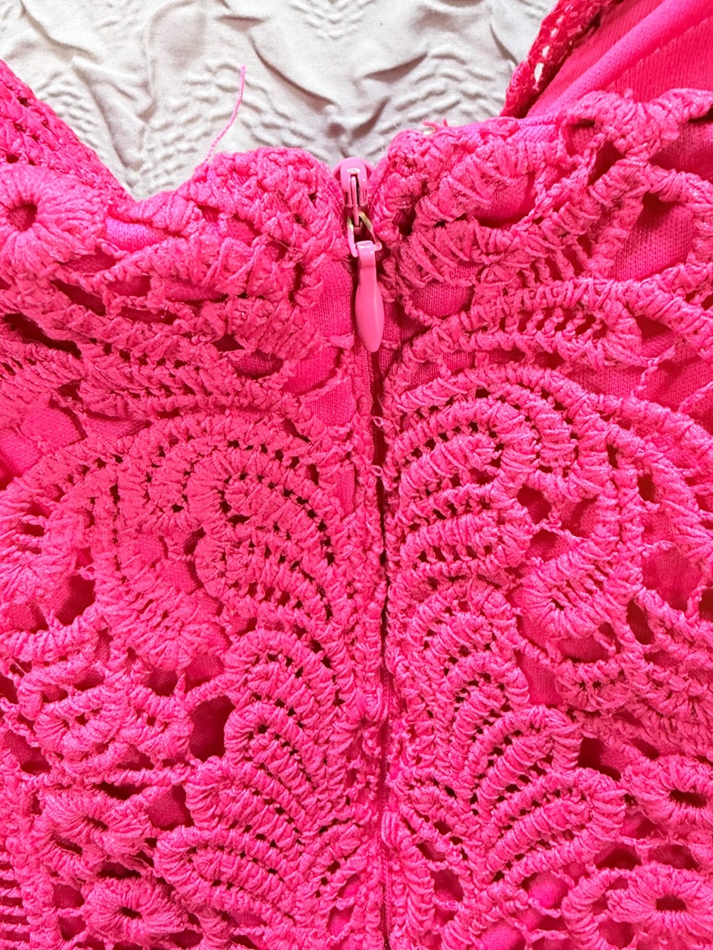 GUESS Hot Pink Floral Lace Mermaid Midi Dress Sweetheart Ruffle Hem Size 12 - Picture 7 of 10